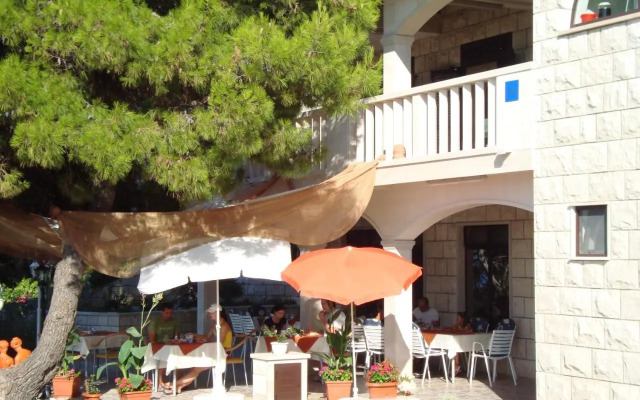 Villa Adagio Apartments