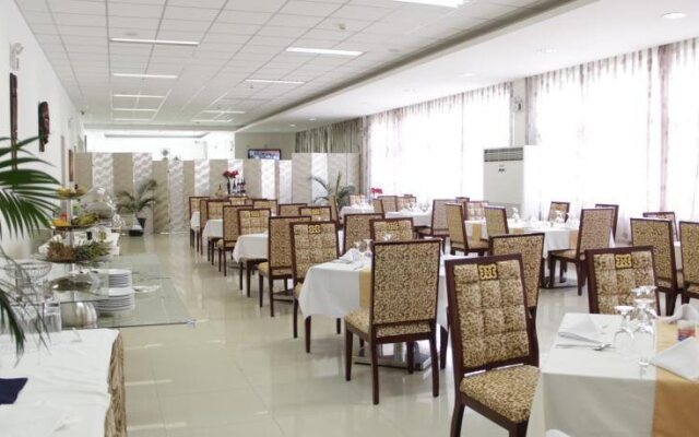 Hotel Ombaka Ritz