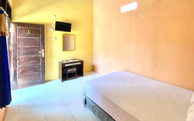 Raysha Luxury Guest House Mitra RedDoorz – Guest Rooms – Probolinggo