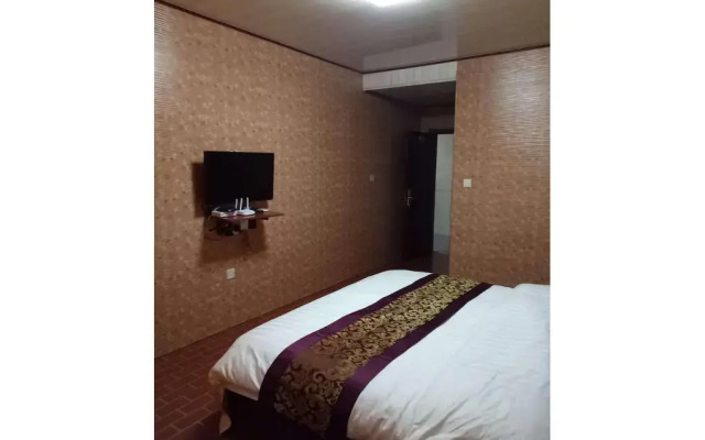 Huayun Business Hotel