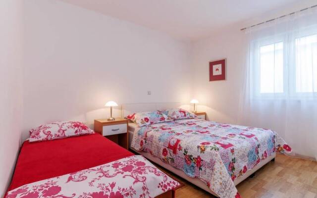 Apartment Biserka