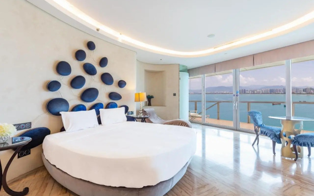 Sanya phoenix island yuejia holiday apartment