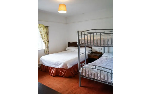 The Fox & Hounds Hotel