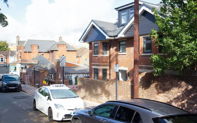 Bridge Road - Room 4a