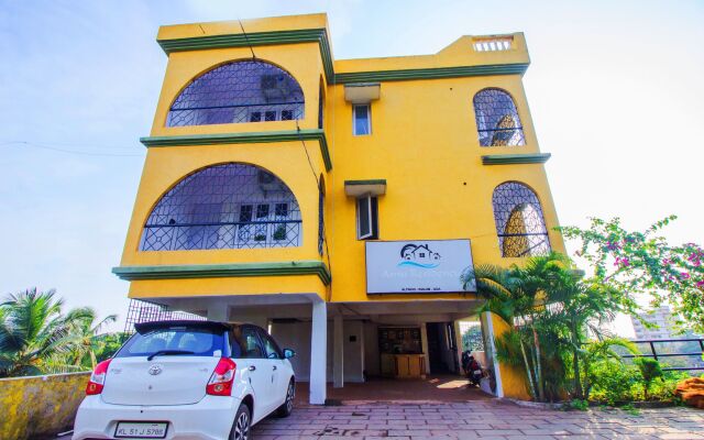 OYO 17201 Home Spacious 2BHK Miramar Beach