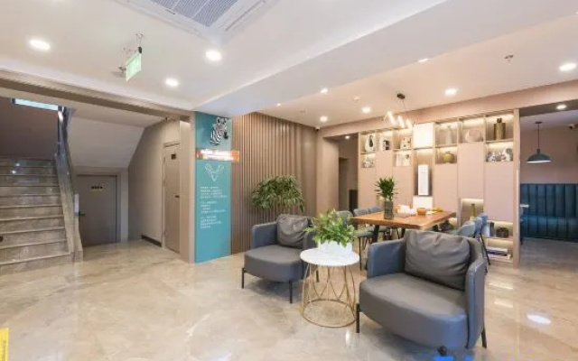 Vifan Hotel (Beijing Air Force General Hospital Cuiwei Road)