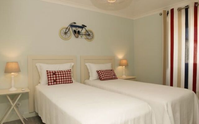 Once Upon a House in Arrabida - Villas