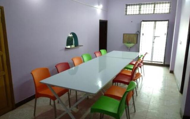Droid Hostel