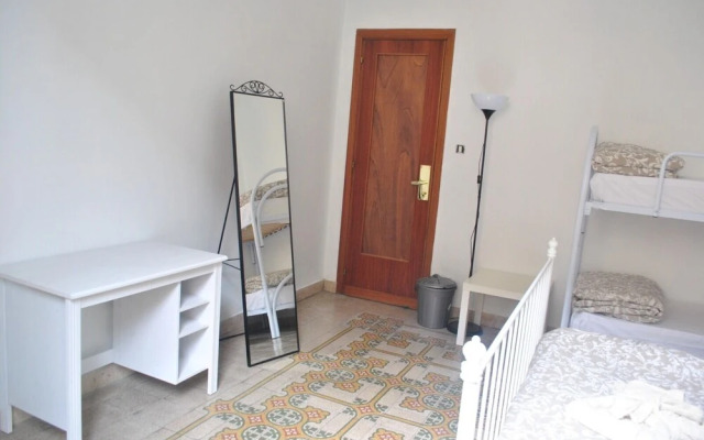 Sunrise Hostel & Rooms