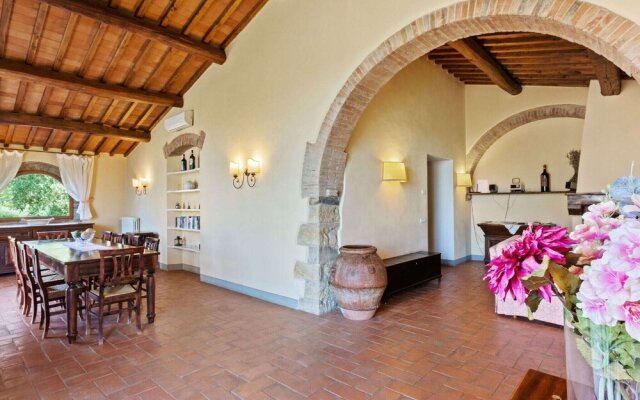 Lovely Villa in Tavarnelle Val di Pesa With Private Swimming Pool