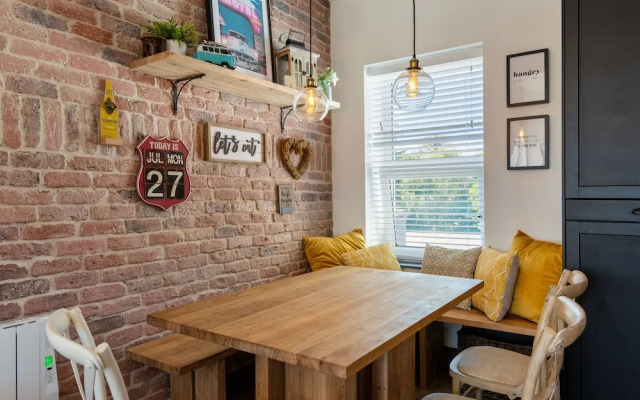 Macs Townhouse