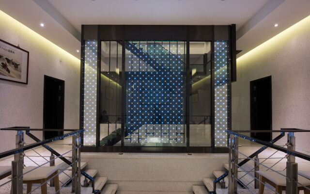 Azureloho Hostel