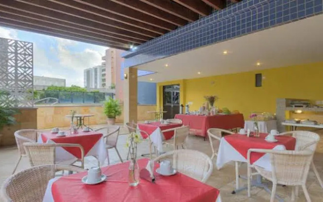 ApartHotel - Praia Mansa 1 e 2 Qtos