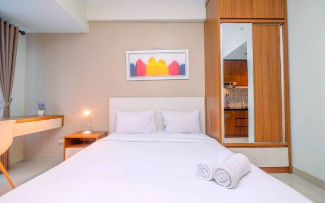 Homey And Relaxing Studio Grand Dhika City Apartment