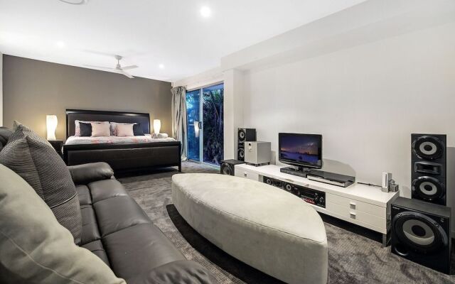 Amalfi Executive 5 Bedroom Home