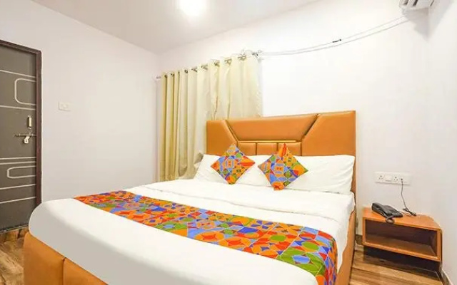 FabHotel Midnight Inn