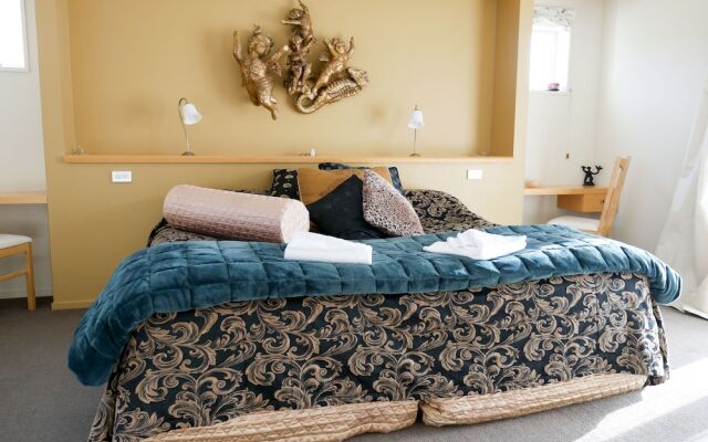 Vibrant Living Retreat