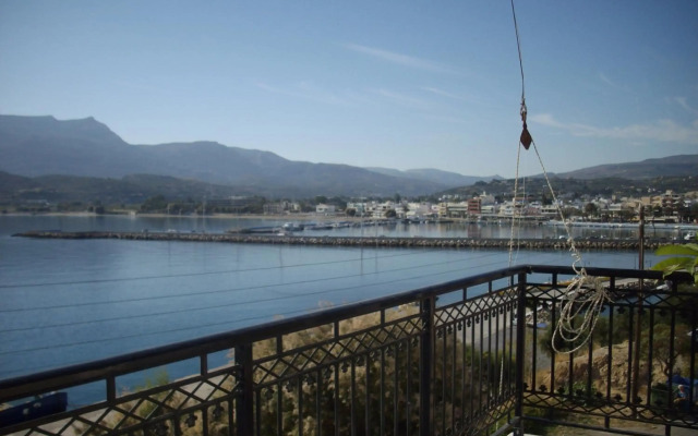 Anna in front of the sea Apartment