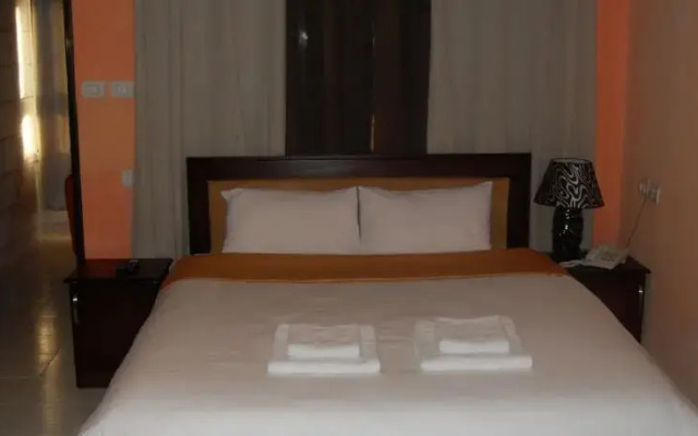 Garden Suites & Restaurant