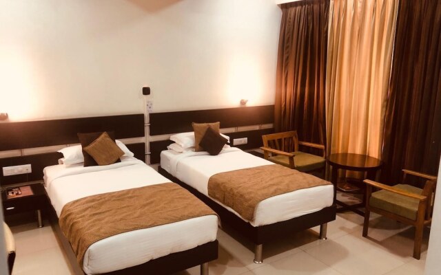 Raghu Mahal Hotel