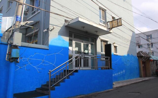 XinJiang YiZhan Youth Hostel