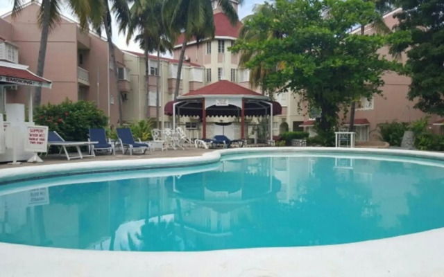 Paradise White House Villa-Ocho Rios