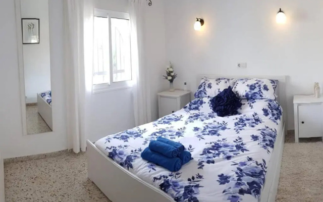 Fabulous refurbished apartment above private villa