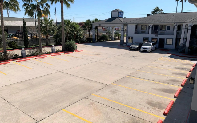 Sunrise Inn & Suites