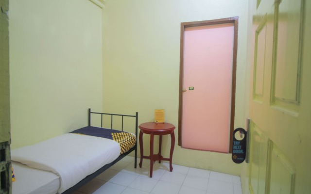 SPOT ON 2305 Andys Nur Penginapan