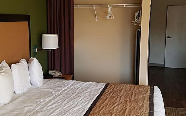 Extended Stay America - Milwaukee - Brookfield