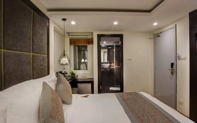 Rising Dragon Palace Hotel