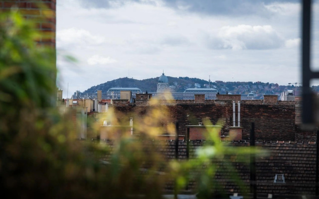 200m2 Splendid Downtown Flat with 75m2 Gergious Terrace