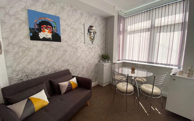 Townhouse @ 110 Etruria Vale Road Stoke