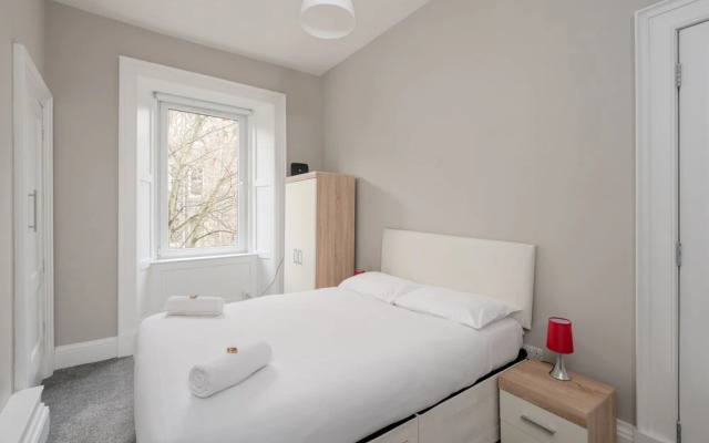 Silver Lining Apartment near Holyrood
