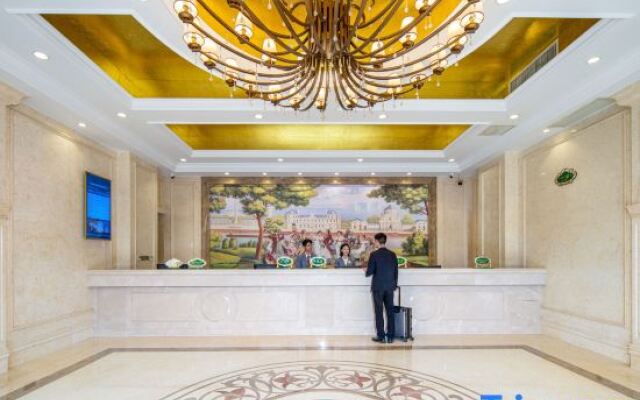 Vienna Hotel Kunming Yunda West Road Xiaodong Village Metro Station