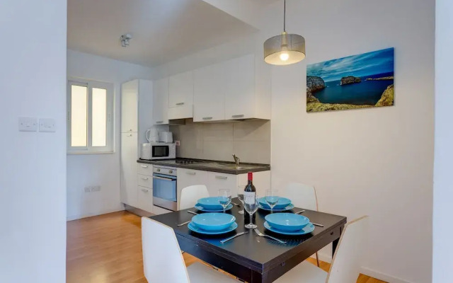 Modern Seaview Apartment, Top Location