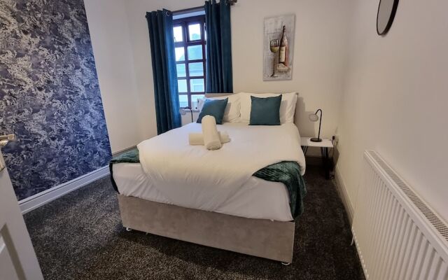 Cosy Stay in Stoke on Trent By Villazu