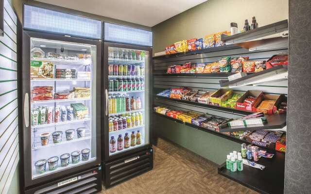 La Quinta Inn & Suites by Wyndham Erie