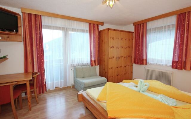 Spacious Holiday Home With Balcony, Sauna, Parking