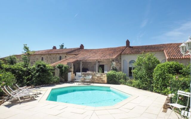 Holiday Home Gîte de l'Orangerie