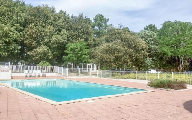 Piscine et Tennis et Proche Plage