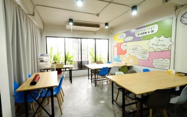 Seatz station Hostel Female only