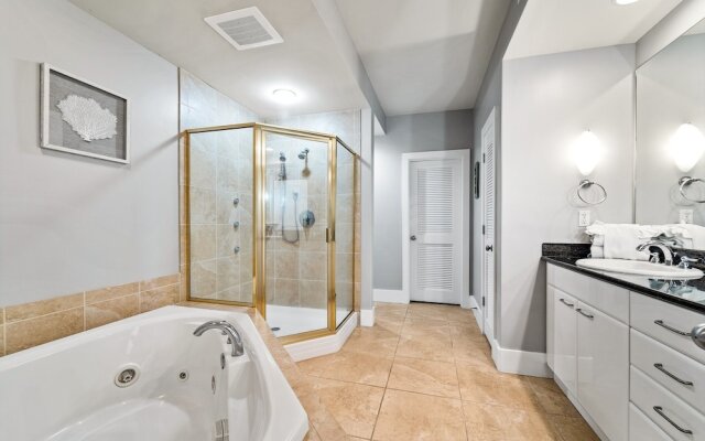 Crc1008 2 Bedroom Condo