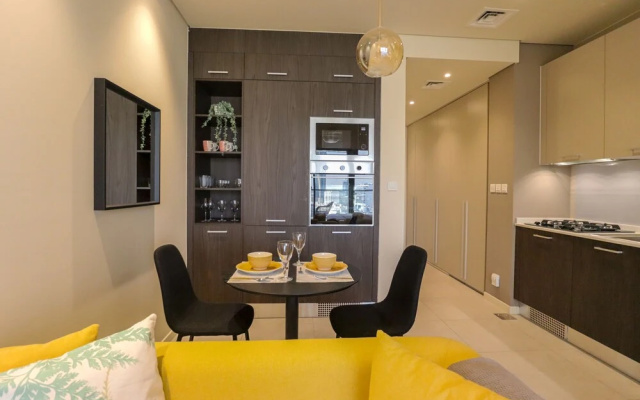WelHome - Designer’s choice studio with pool and jacuzzi