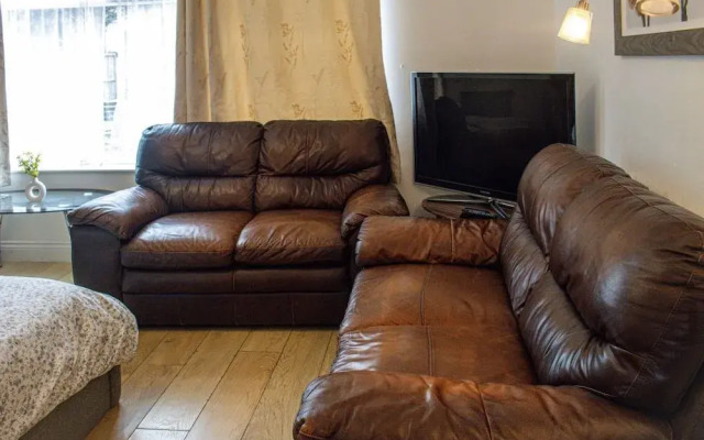 Luton Airport Guest House