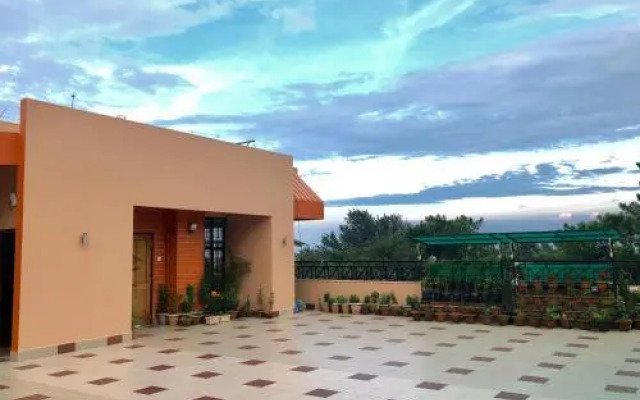 Orange Homestay