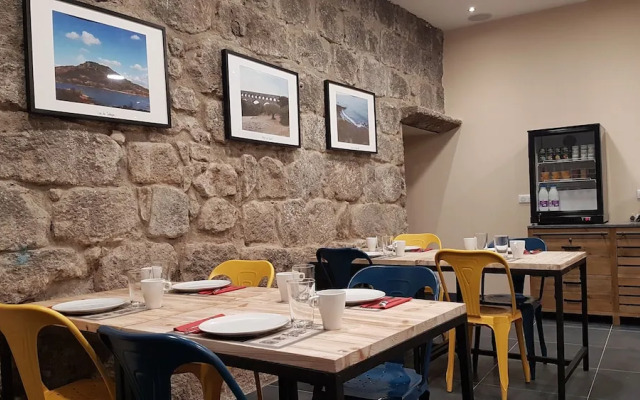 Logis Hôtel Yseria Historical Center