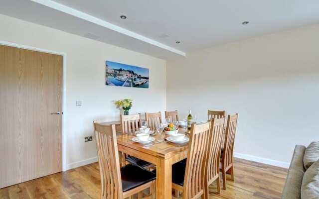 Idyllic Holiday Home in Saint Columb With Terrace