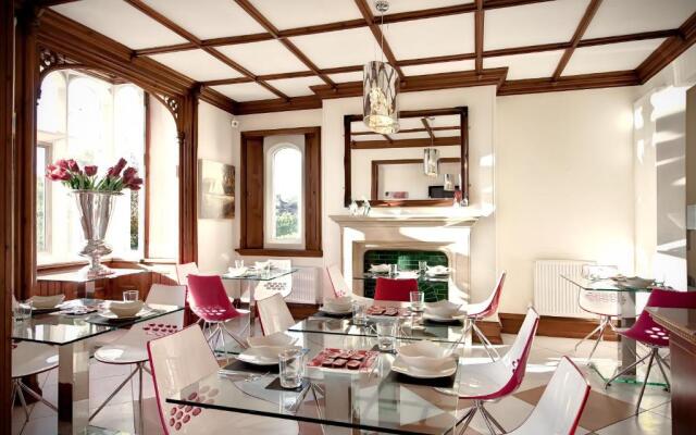 The Godalming Hotel