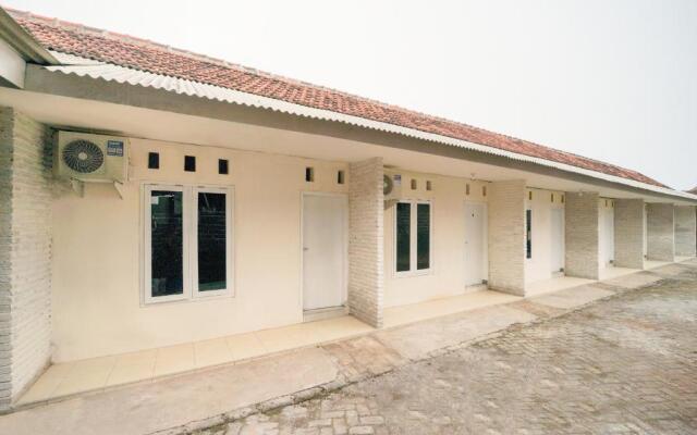 OYO 2937 Nindy Residence 2